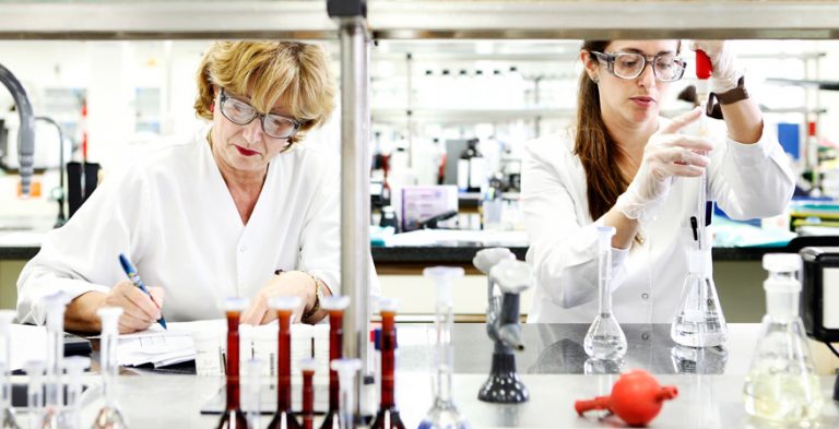 Kern Pharma, premio Cecot 2013 a la Formación y la Gestión del Talento