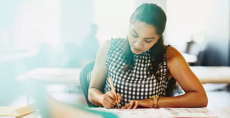 Características del contrato de trabajo indefinido