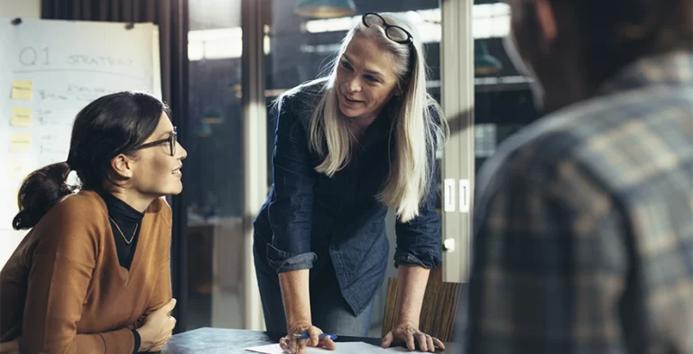¿qué funciones tiene un CMO o director de marketing?