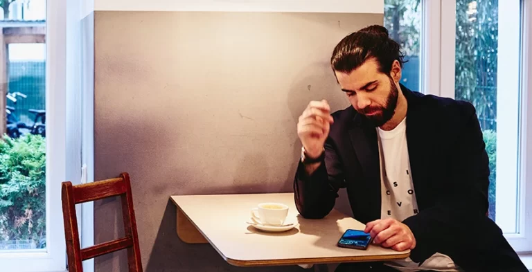 cómo usar LinkedIn y potenciar tu perfil.