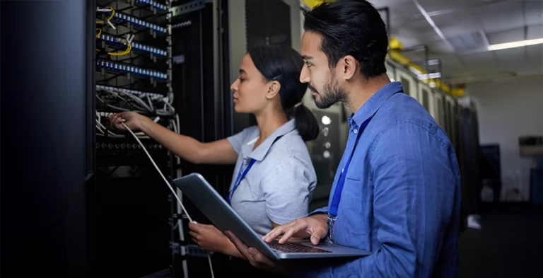 cómo el edge computing está redefiniendo las redes de telecomunicaciones.
