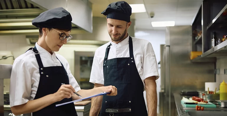 el auge de las dark kitchens y su influencia en la alimentación urbana.