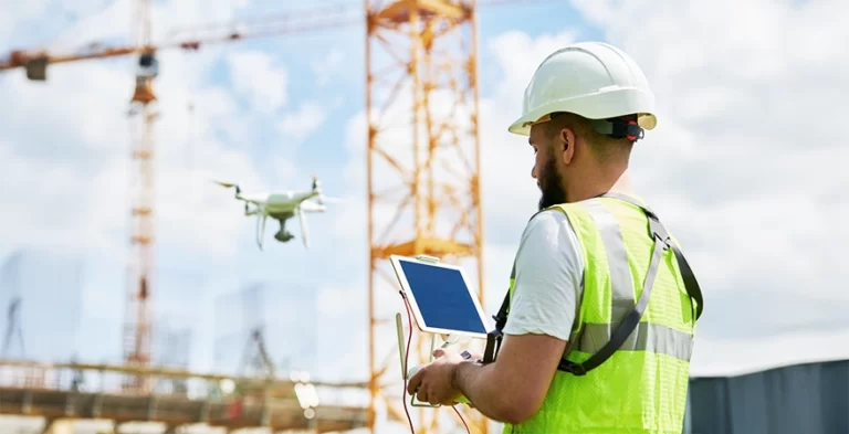 cómo la robótica transforma el sector de la construcción: impacto en la seguridad y el empleo.