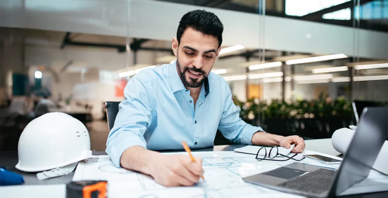 ingenieros con perfil comercial: una demanda en auge en 2025.