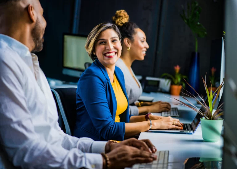 cómo crear y mejorar tu currículum con IA.