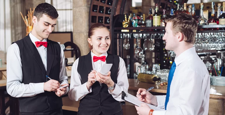 qué es un food and beverage manager y cuáles son sus funciones.