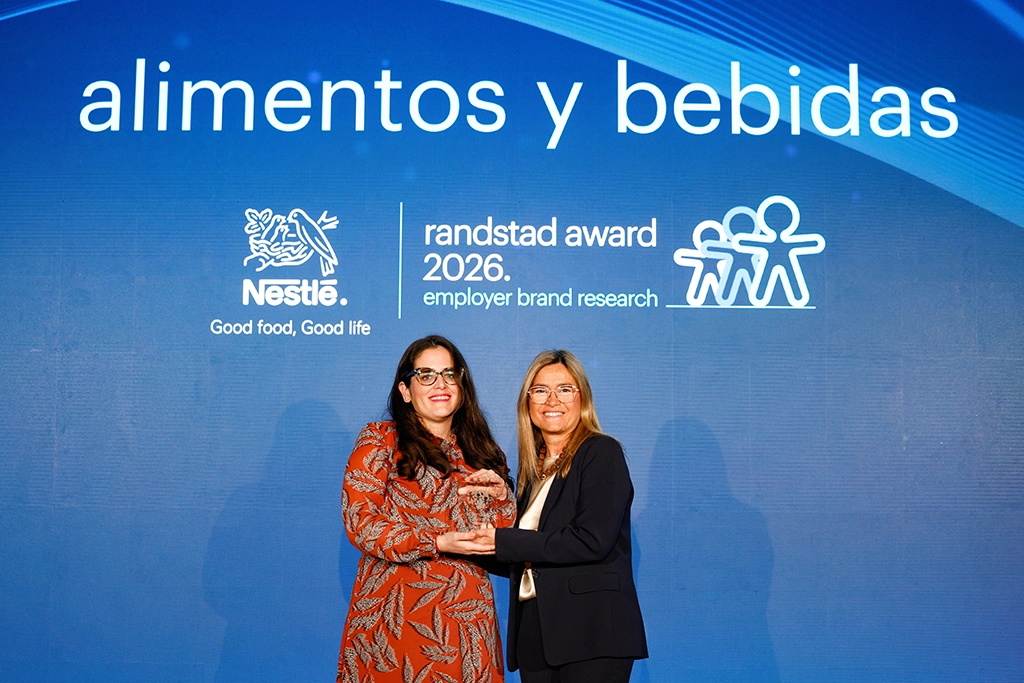 Nestlé recogiendo el premio de Randstad Award 2026.