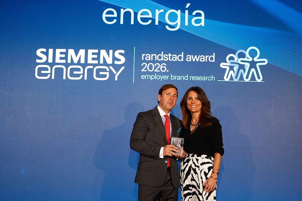 Siemens Energy recogiendo el premio de Randstad Award 2026.